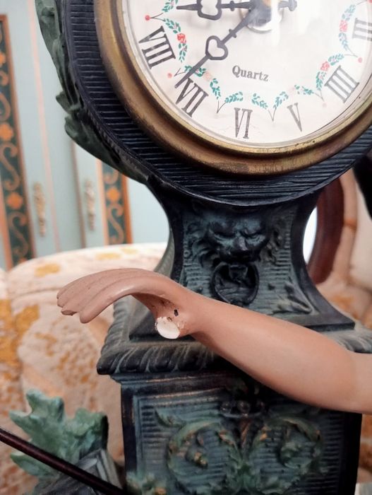 Relógio escultura Juliarte