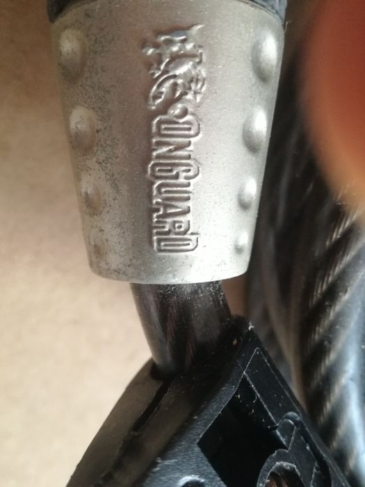 Cadeado OnGuard Mto Resistente a funcionar bem.

Obs: o cadeado apenas