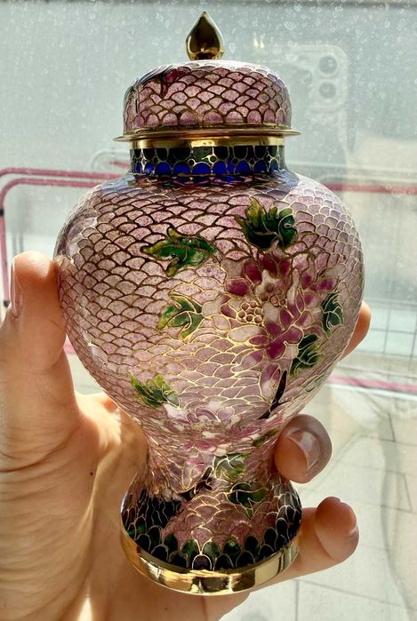 Par de potes chineses com tampa em Cloisonné "plique-à-jour"