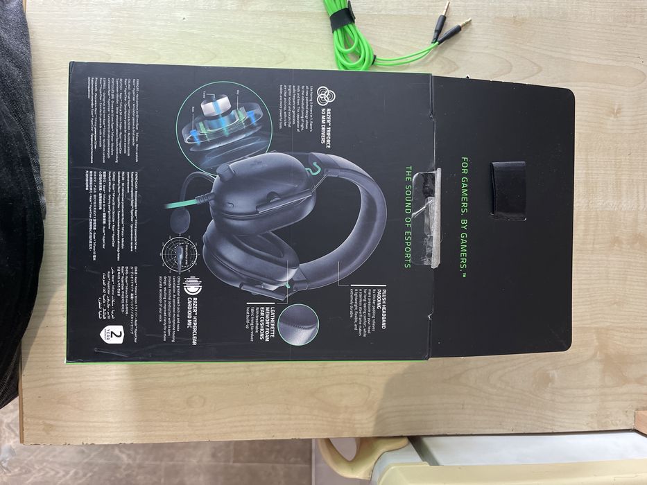 коробка від навушників razer+провід razer blackshark v2 x