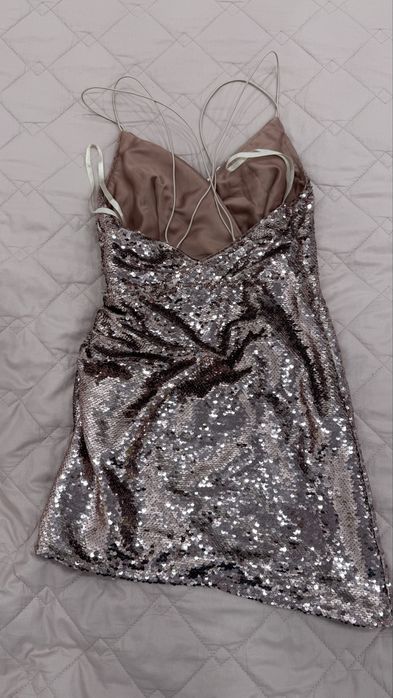 Платье нарядное в паетки asos 34 xs