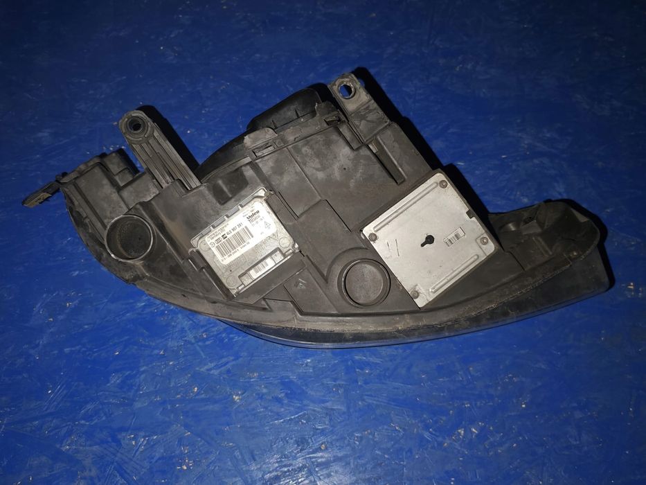 Reflektor lampa lewy przód xenon Seat Ibiza IV 6J