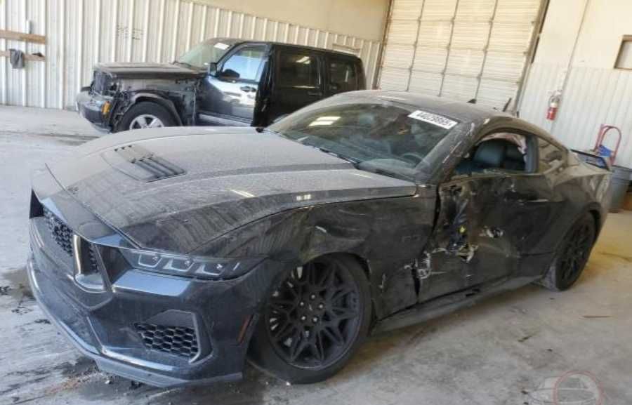 Ford Mustang Бампер запчастини шрот разборка Форд Мустанг запчасти