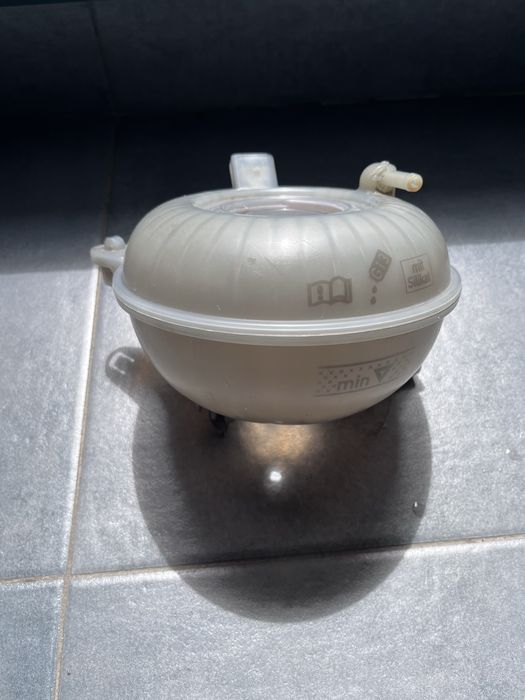 Продам бачок розширювальний, охолодження VW B8 5QO 121 407 G