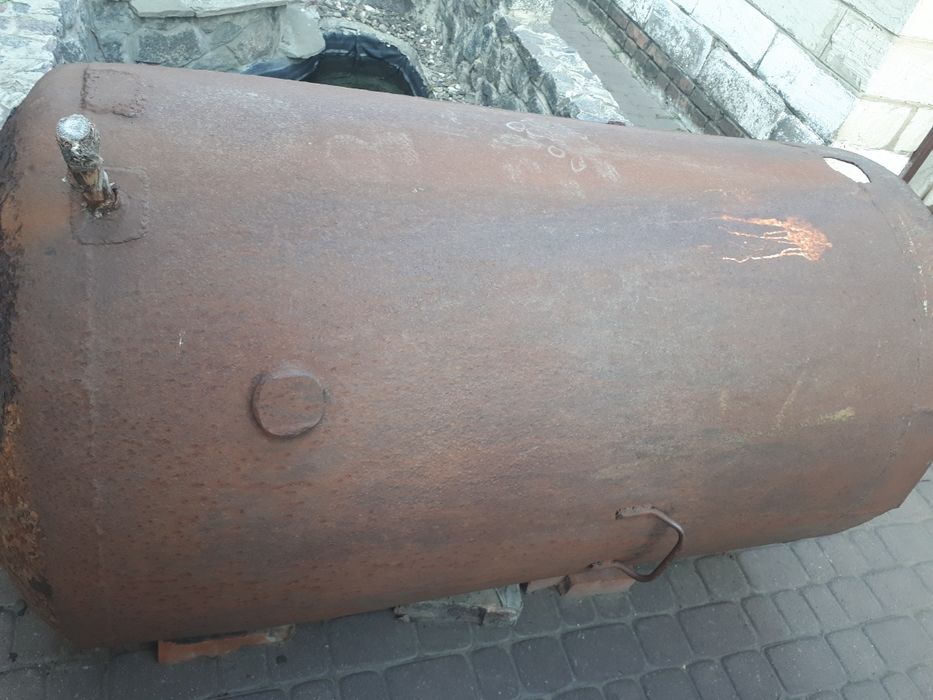 Продам ємність металеву