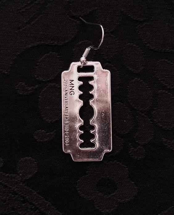 Brinco de metal - Portes Grátis