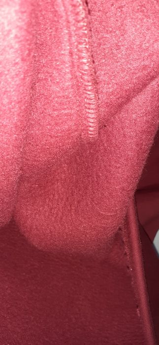 Ciepła ołówkowa z ozdobnymi golfem