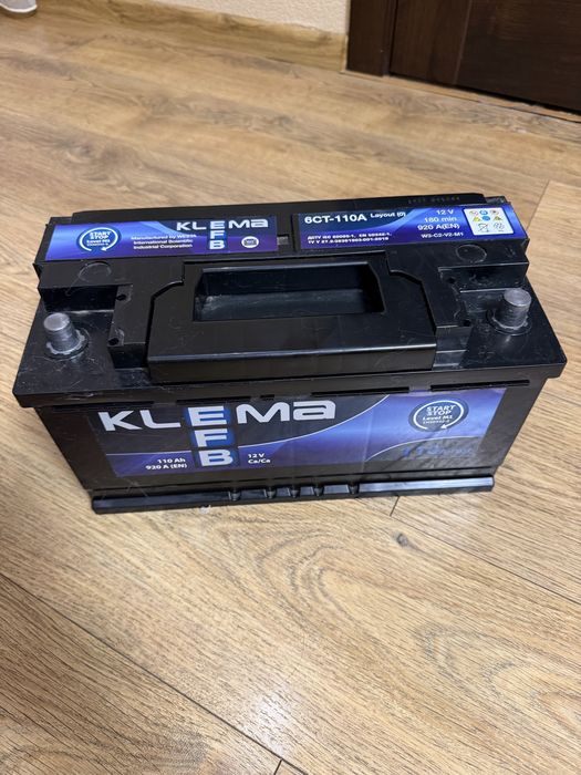 KLEMA FB 6CT-110A — автомобильный стартерный аккумулятор.