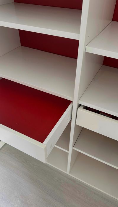 Móvel IKEA branco com portas e gavetas - Excelente estado