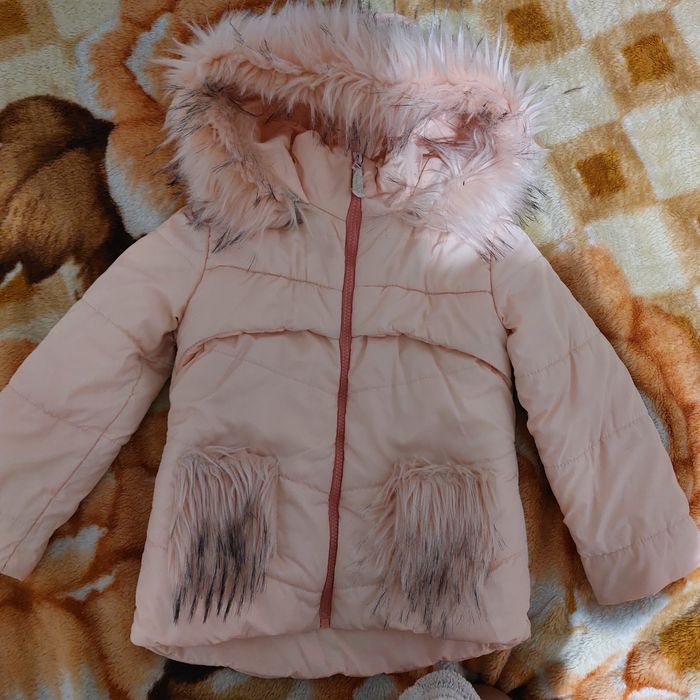 Куртка зимова на дівчинку