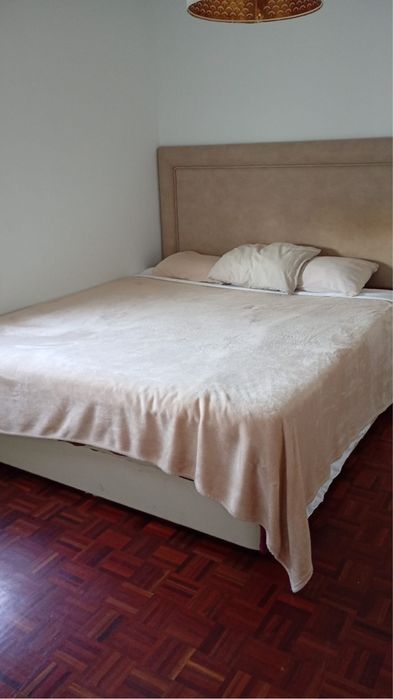 Alugo quarto  com cama de csal