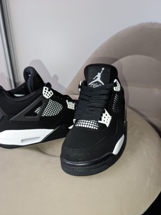 Jordan 4 White Thunder