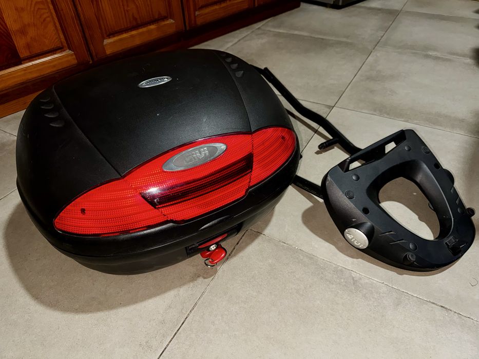 Top case Givi + base MT07