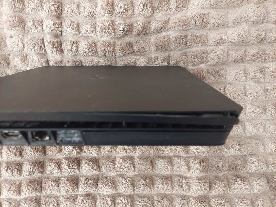 Playstation 4 slim 1 T