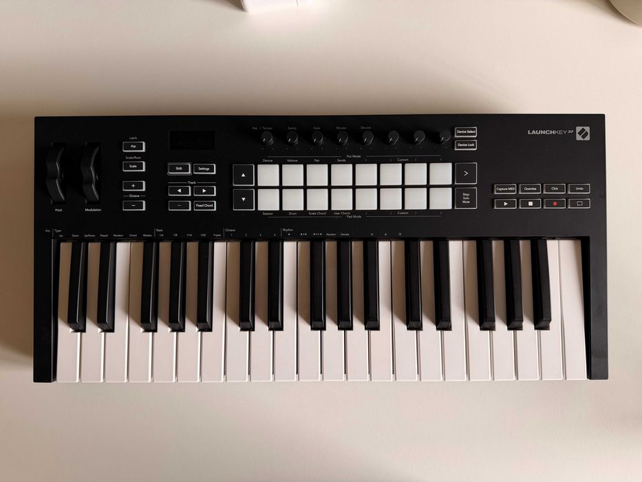 Novation Launchkey 37 MK3