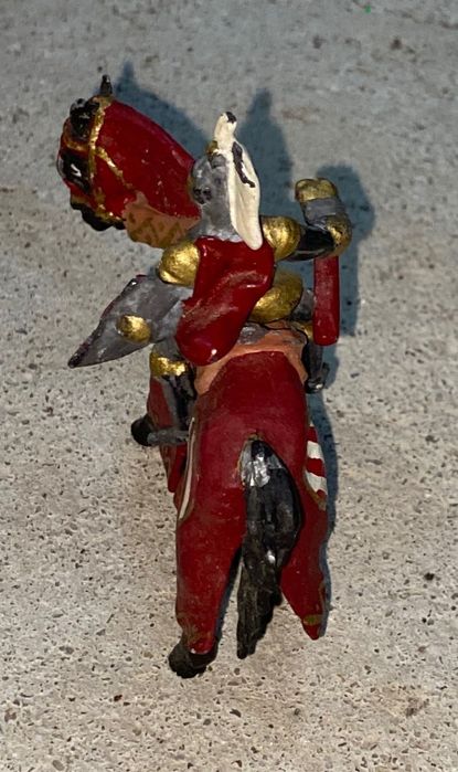 Cavaleiro medieval de chumbo