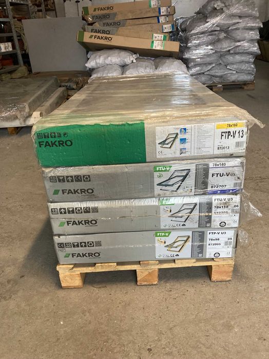 Komplet 4 szt.  okien dachowych Fakro FTU-V U3 oraz FTP-V 13