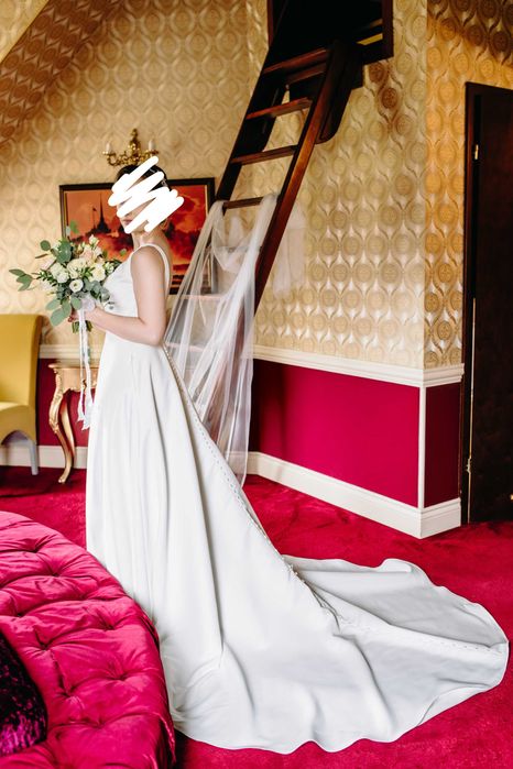 Elegancka, gładka suknia ślubna Maggie Sottero– w kolorze ecru