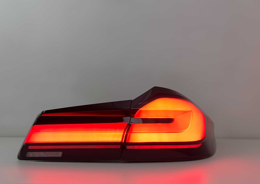 Ліхтарі задні BMW G30 Європа, жовті повороти Фари Г30
