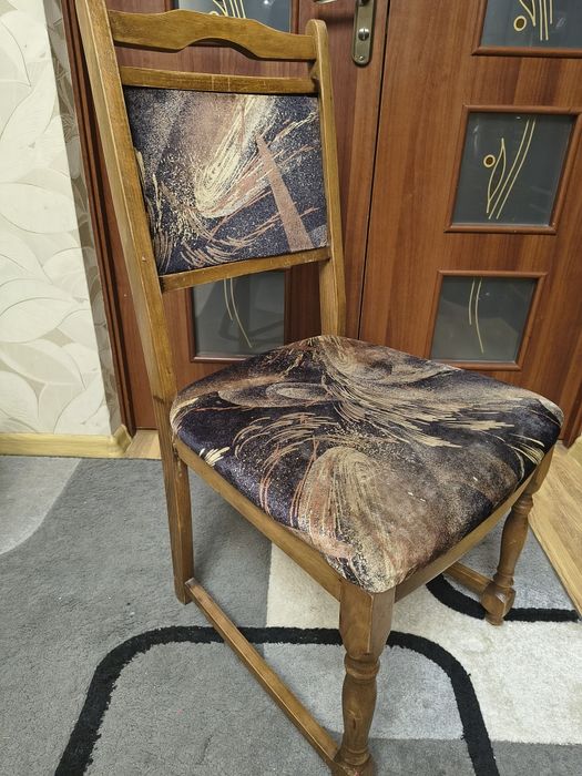 Крісло дерев'яне