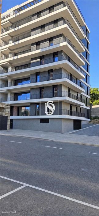 T2 Novo com Varanda e Garagem em Nogueira, Braga | 359.000 €