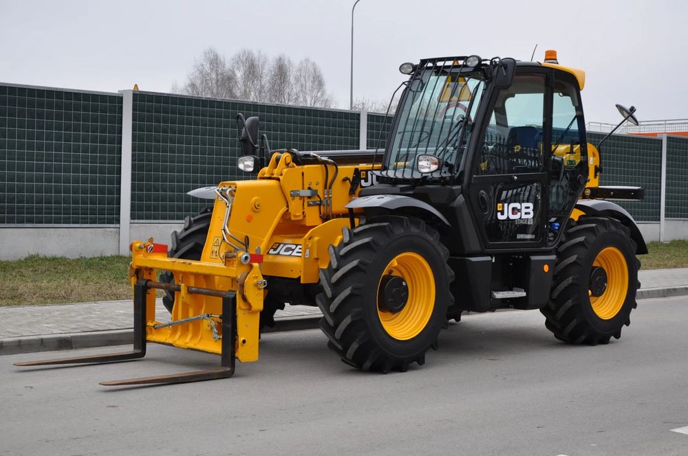 JCB 535-95 ŁADOWARKA TELESKOPOWA STAGE V 109 KM Mało MTG 572 Udźwig 3500 kg WYSOKOŚĆ ZAŁADUNKU 9,5 m Jak Nowa Klimatyzacja Widły do palet Szybkozłącze hydrauliczne