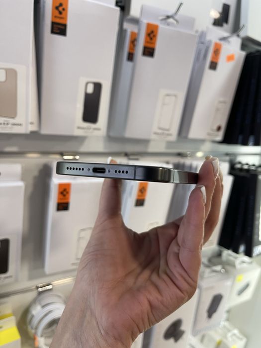 iPhone 15 Pro Max 256Gb black titanium - АКБ 88%, стан 5