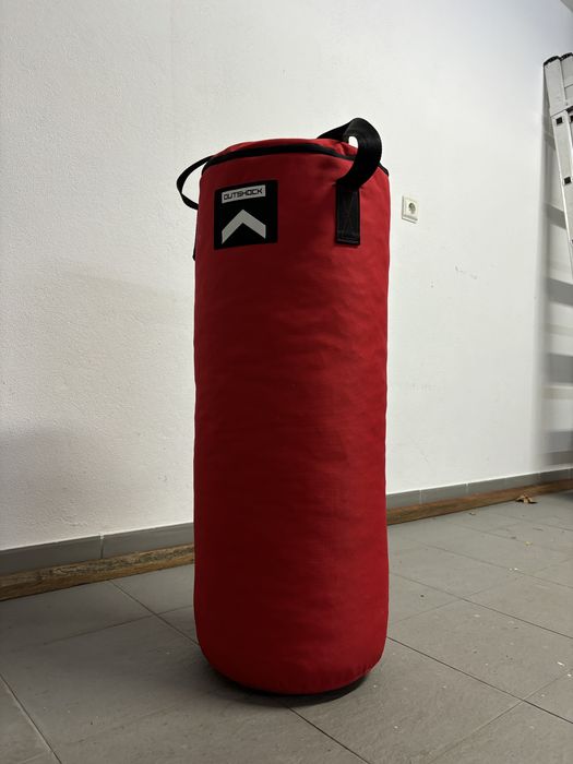 Saco de Boxe + Luvas Outshock- NOVOS