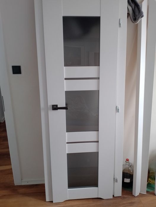 Drzwi z futryną DRE piano 4 wewnętrzne prawe 60