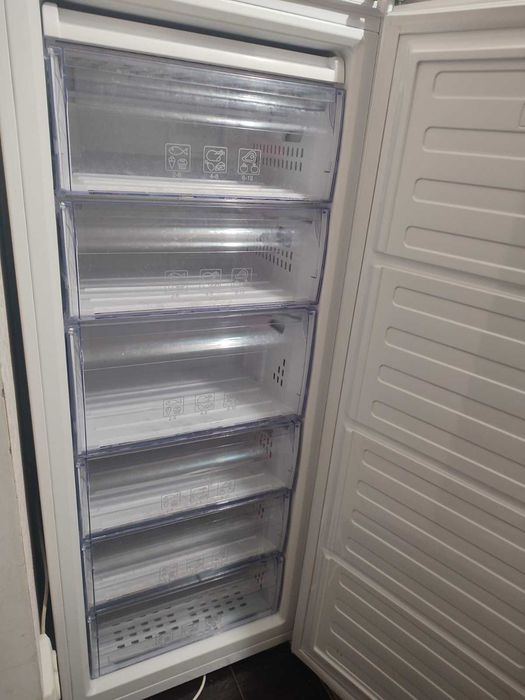 Морозильна камера BEKO