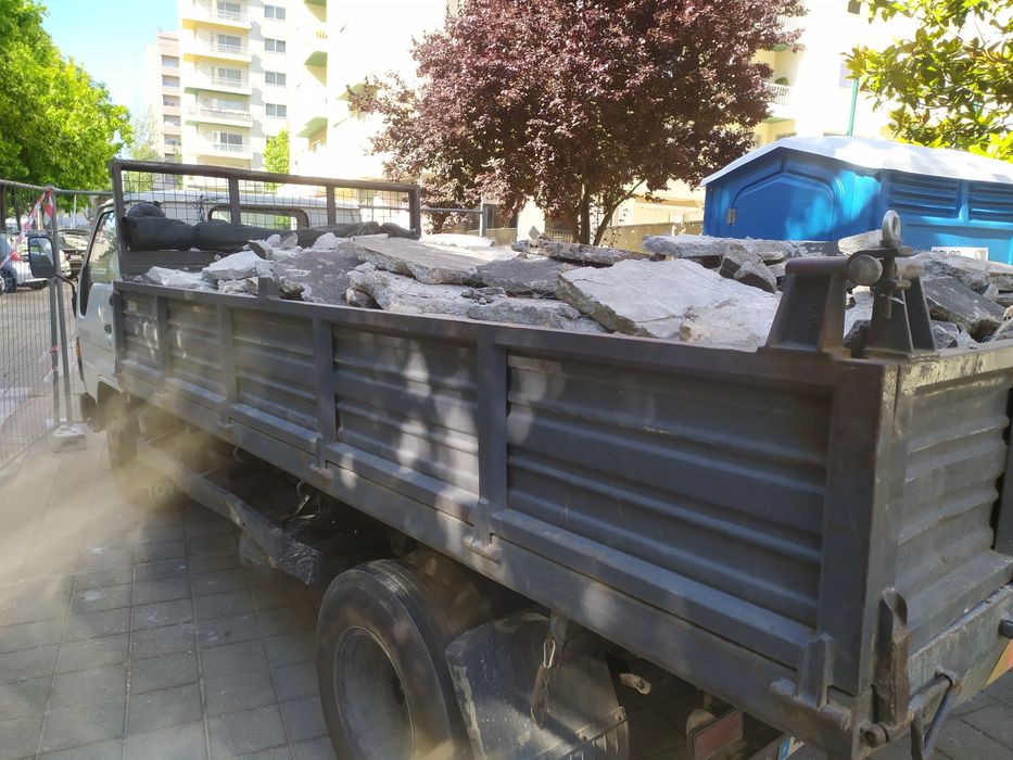 Desaterros Terraplenagem Demolições