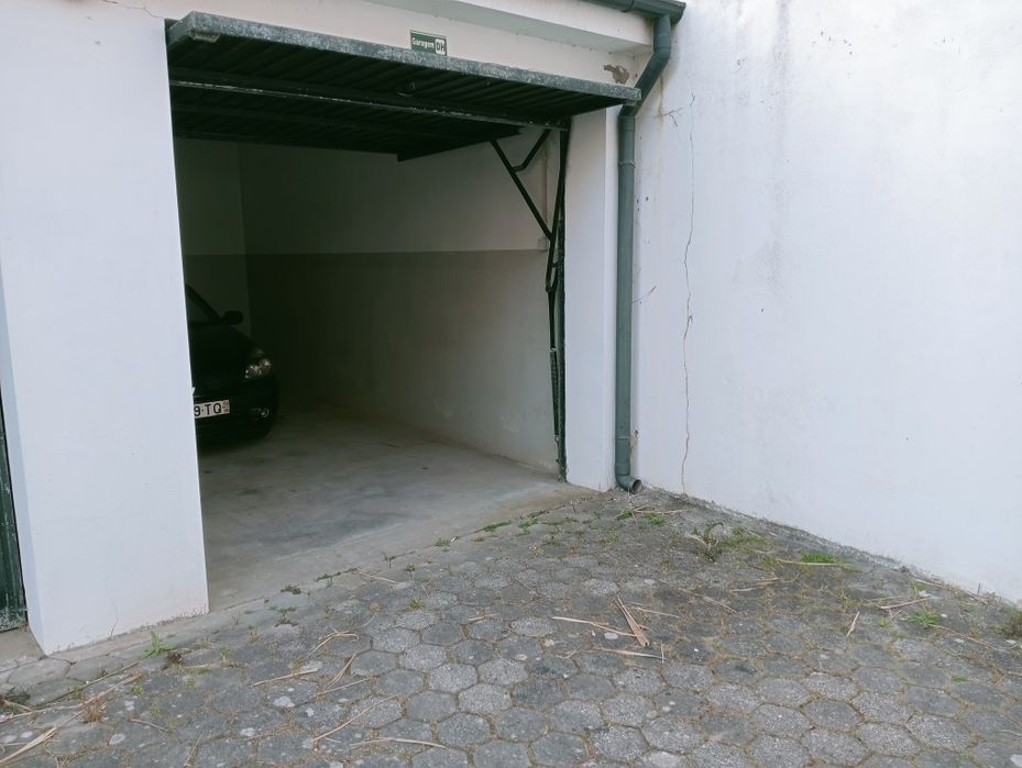Alugo garagem box