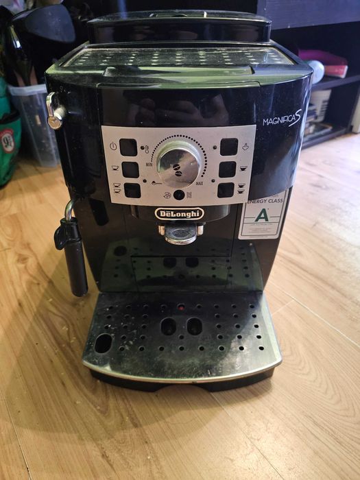 Ekspres ciśnieniowy DeLonghi Magnifica S ECAM 22.110.B