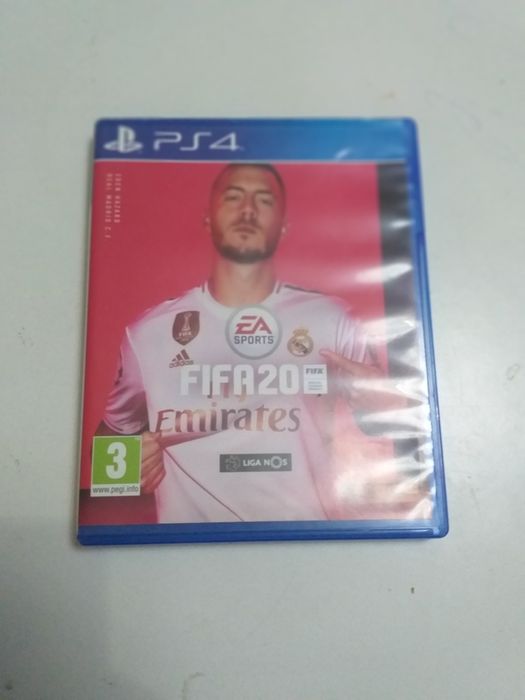 4 jogos de ps4 .....