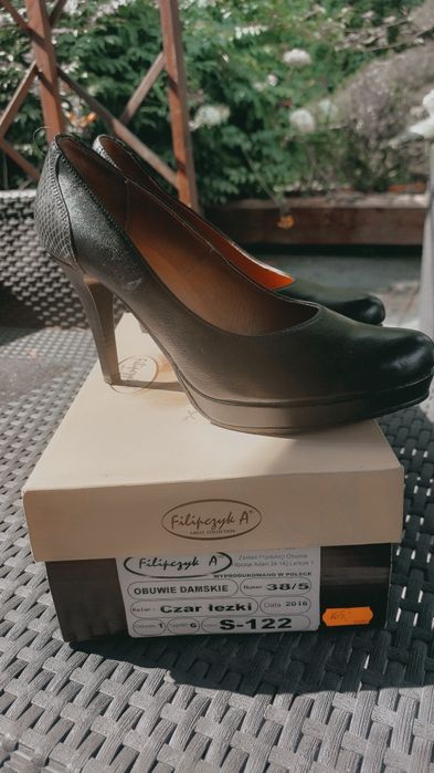 Sprzedam piękne skorzane czółenka.ka