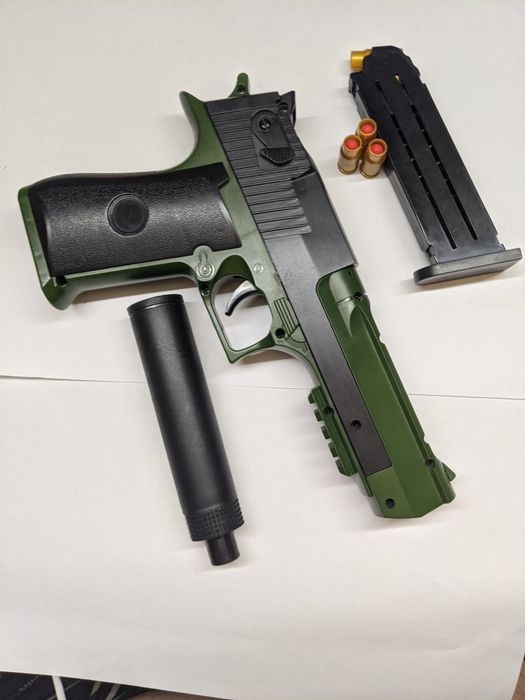 Іграшковий пістолет Desert Eagle