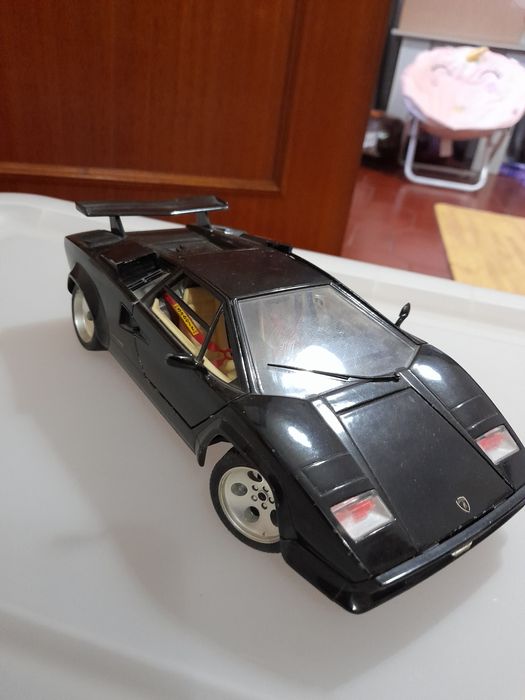 Carros metálicos