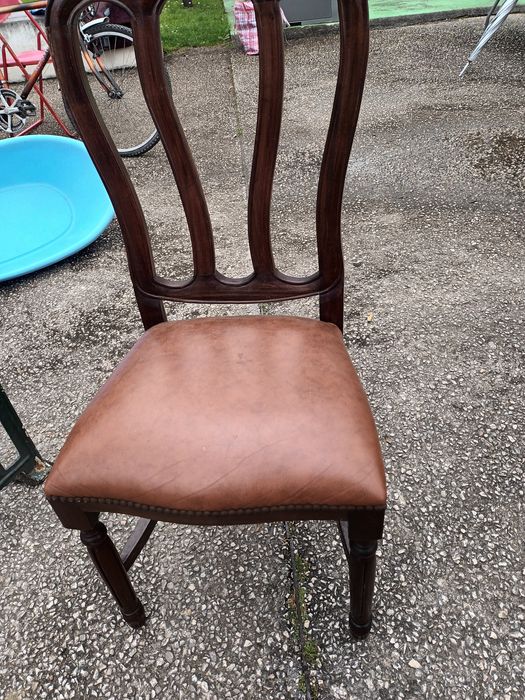 Cadeira de quarto ou  sala em bom estado