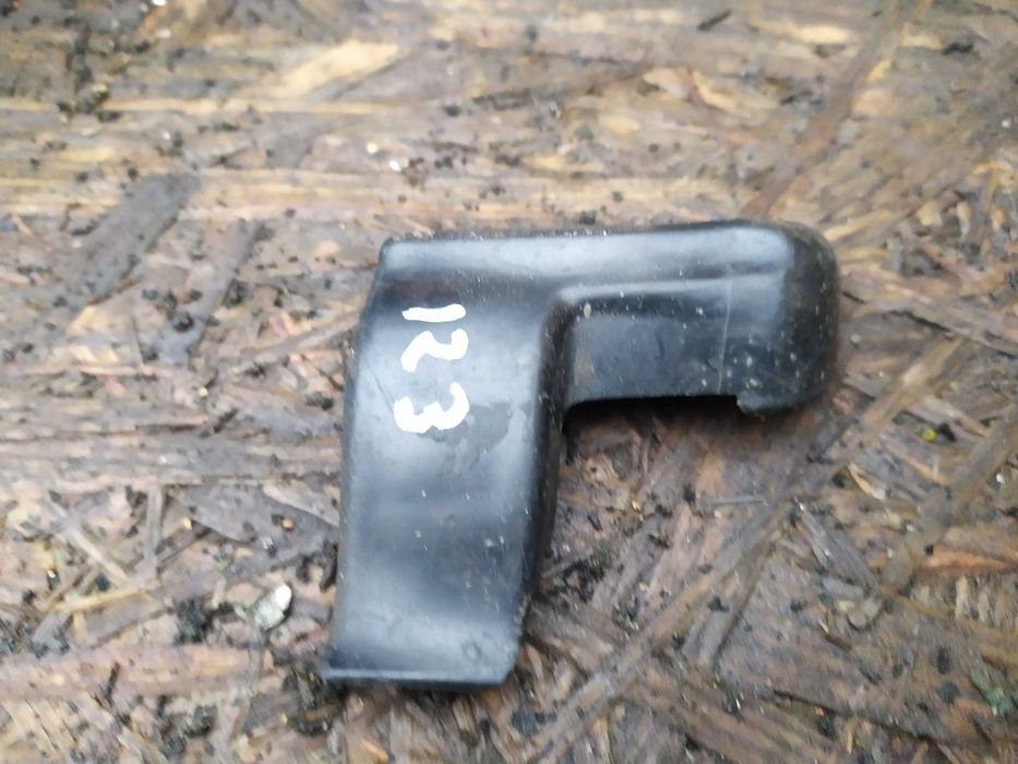 Накладка молдинг крила зад  Мерседес 123 Mercedes W123