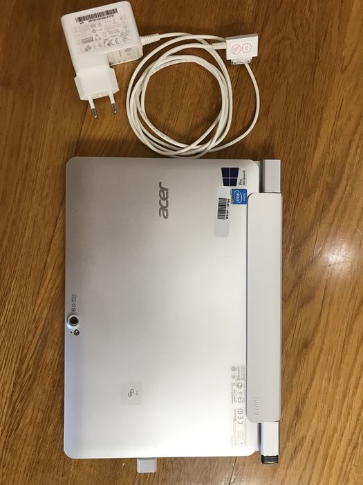 Планшет з клавіатурою Acer Iconia W 510