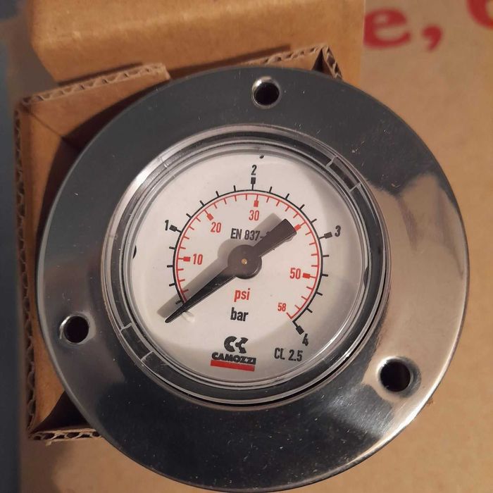 Манометр пружинний фірми КАМОЦЦІ