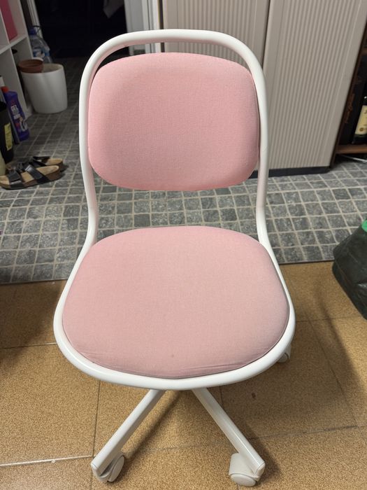Cadeira IKEIA p/secretária criança, branco/rosa modelo ÖRFJÄLL