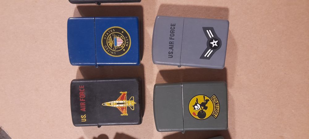 9 isqueiros colecção