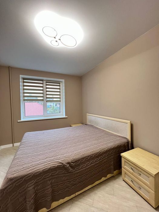 Здається трикімнатна квартира неподалік ринку