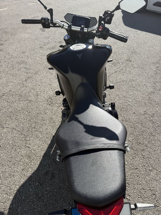 Yamaha MT09 imaculada