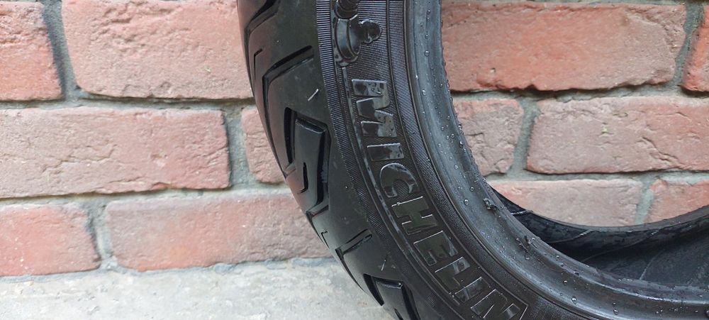 Продам  покришку Michelin   для мото в гарному стані