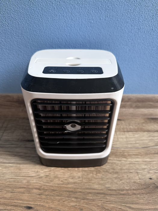 Klimator przenośny z funkcją mgiełki i podświetleniem LED USB-C