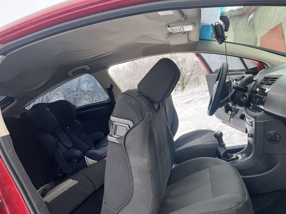 Продам власний автомобіль.