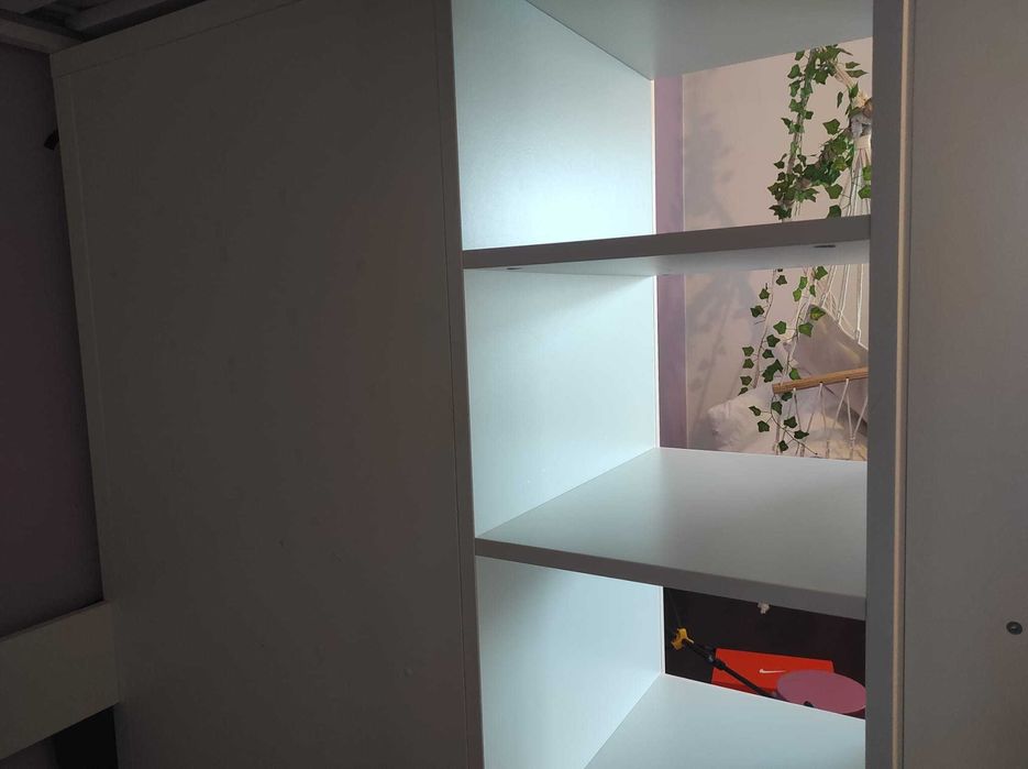 Cama alta IKEA branca, com secretária c/4 gavetas, 90x200 cm