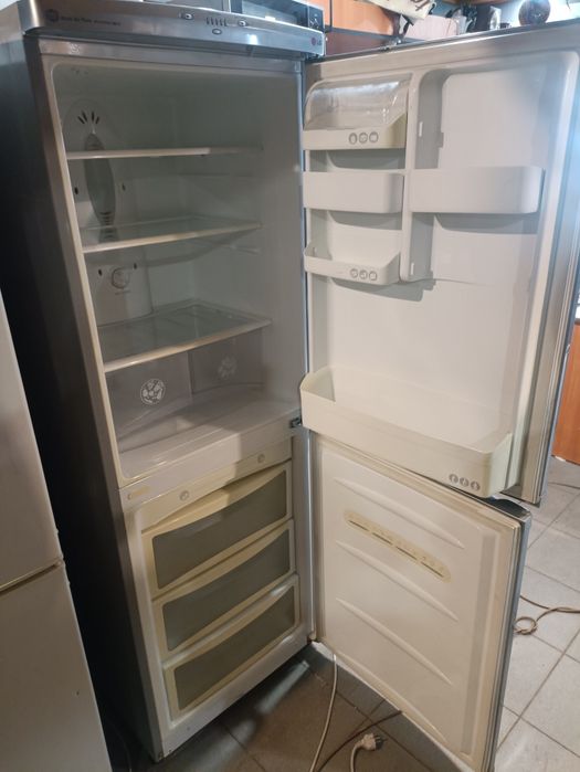 Холодильник LG суха заморозка